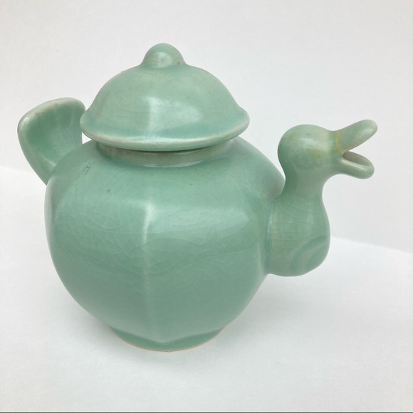 Duck Spout Teapot - Picture 2 of 8
